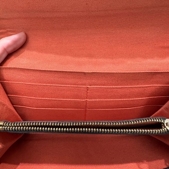 See by Chloé Black Scalloped Leather Continental Wallet - Picture 7 of 8